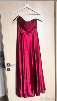 Vínové saténové šaty - 3