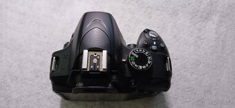 Nikon D3200 a pouzdro Vanguard - 3