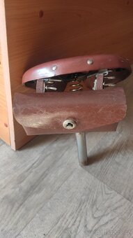 Sedlo na kolo retro s kapsičkou - 3
