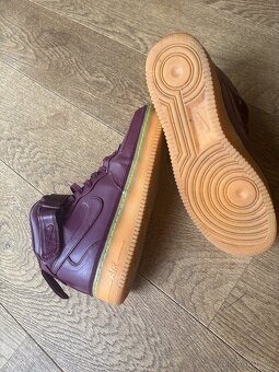 Nike Air Force 1 Mid LV8 Burgundy Trainers - 3