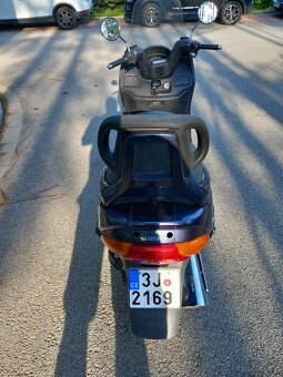 Suzuki Burgman 400 - 3