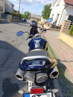 Suzuki GSR 600 - 3