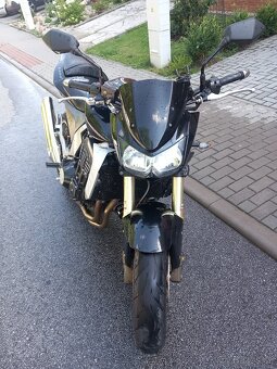 Kawasaki Z1000 - 3