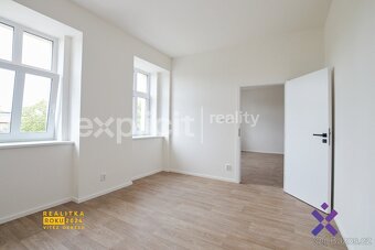 Prodej bytu 3+kk, 78 m2; terasa 143 m2 - Hostovlice - 3