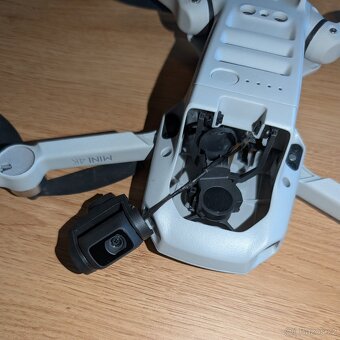 DJI Mini 4K – odlomeny gimbal - 3