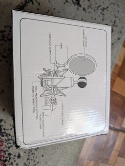 Mikrofonní stojan pouze rozbaleno držák mikrofonu a pop filt - 3