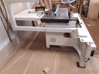 Formátovací pila s 4000 x 410 mm posuvným stolem. - 3