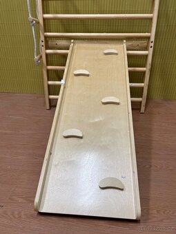 Perfektní dřevěná žebřina s doplňky – nová, nepoužitá, skvěl - 3