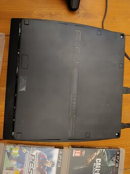 PS3 Slim 160GB, 2x ovladač + hry / PlayStation 3 - 3