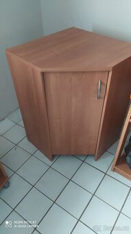 Rohová skříňka - 3