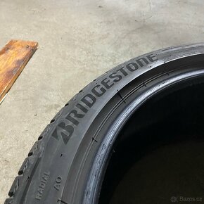 Letní pneu 255/45 R19 102Y Bridgestone 4,5mm - 3