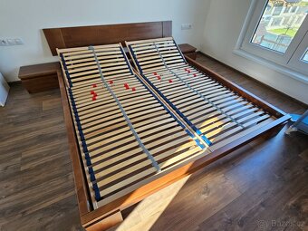 Manželská postel z masivu + stolky, prodloužená délka 210cm - 3