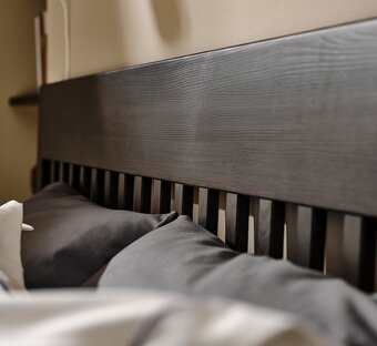Postel IKEA IDANÄS 180x200 cm – tmavě hnědá - 3