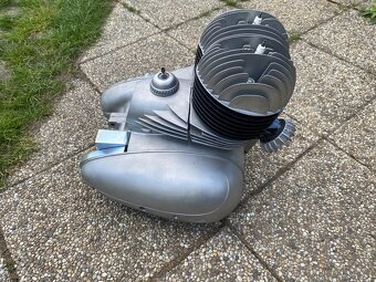 Jawa 350 / 354 kývačka - motor po Go - 3