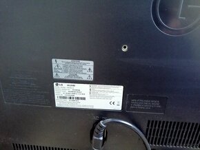 TV LG 32LD350 s plným příslušenstvím a stolkem - 3