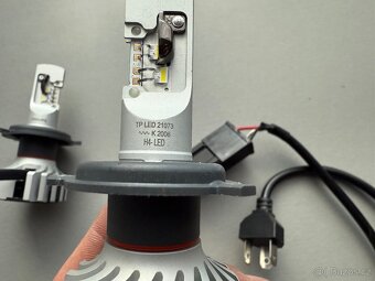 LED H4 Ultinon Pro6000 HL PHILIPS VW Multivan T6 - 3