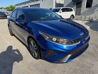 2022 Kia Forte Fe 2.0L FWD - 3