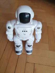 Robot na dálkové ovládání (Orbit Bot) - 3