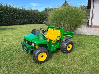 John Deere gator - 3