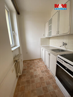 Prodej bytu 1+1, 32 m², Náchod, centrum města - 3