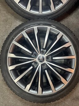 ALU Kola ŠKODA 5x112 R19 TRINITY Zimní Pneu 235/40/19 - 3