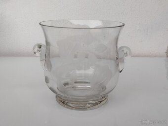 Stará skleněná nádoba na led - 3