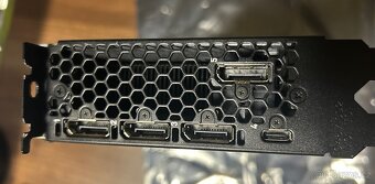 Grafická karta Nvidia Quadro RTX 6000 24GB - 3