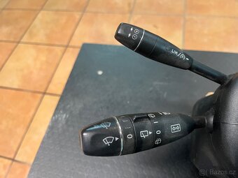 Mercedes e w212 podvolantový ovladač - 3