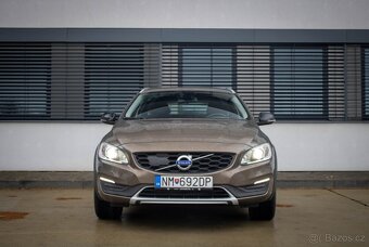 VOLVO V60 Cross Country 2.0L 110kW MT/6 2017 - 3