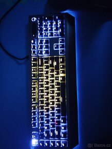 Mechanická klávesnice alien s aplikací - 3