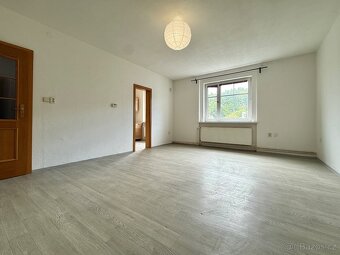 Nabízíme k pronájmu pěkný byt 3+1, ve vile, o ploše 67 m2. - 3