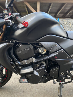 Kawasaki Z750R - 3