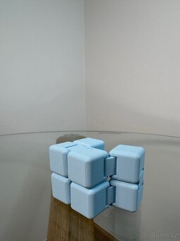 Antistresová hračka – Infinity Cube (modrý) - 3