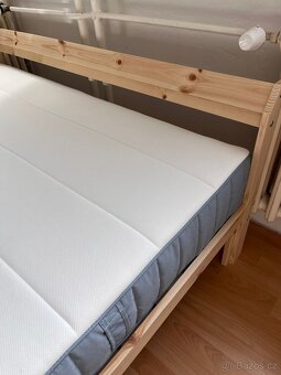 postel s matrací IKEA - 3