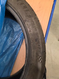 MICHELIN PILOT SPORT 4S 265/40 R22 106Y - 3