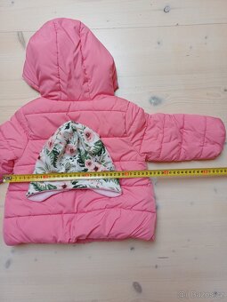 Zimní růžová bunda s kytičkovou čepičkou vel 92 - 3