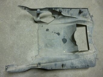 Yamaha X-city 125, 250. Spodní kapota.  od 2007 - 3