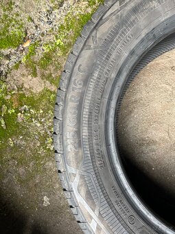 Pneu 215/60/16 C - 3