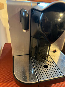 Kávovar Nespresso DeLonghi Lattissima EN680.M - TOP - 3