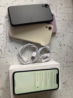iPhone XR 64 GB - Bílý + 3 obaly + krabice + kabely - 3