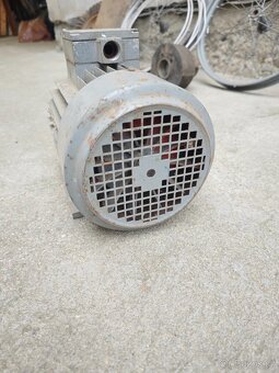 Elektromotor MEZ Mohelnice 1,5kW,1410 ot. - 3