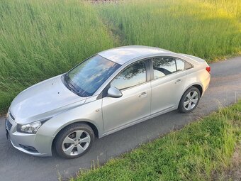 Chevrolet Cruze 1.8 benzín r.v.2009 Naj.162 350Km - 3