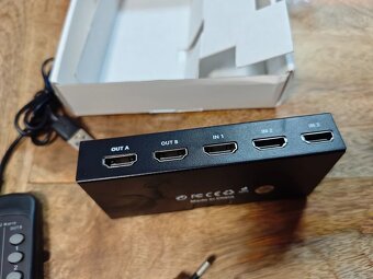 HDMI rozbočovač 4x2 (HDMI rozbočovač ) - 3