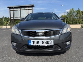 Kia Ceed 1,4 koupeno nové v ČR dobrý stav - 3