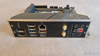 MSI MEG Z490I UNIFY – Mini-ITX - 3