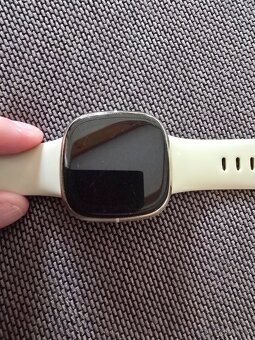 Fitbit sense - 3