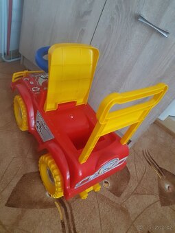 Odrážedlo plastové auto - 3