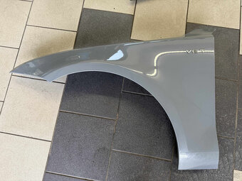 Blatník A7 C7 (2011-) TOP STAV - 3