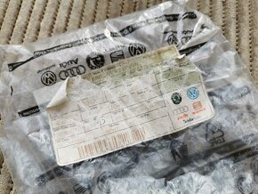 Škoda - Šroub pro upevnění kola - 3