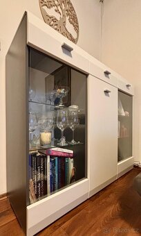 Komoda. Pěkný stav. - 3